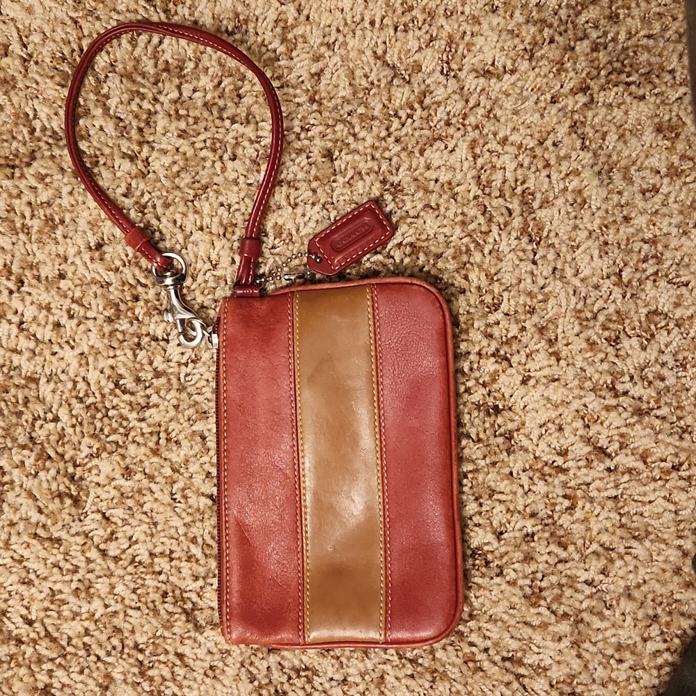 Coach wristlet - Picture 2 of 5